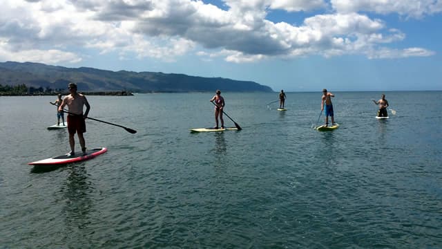 Group SUP lesson on the Anahulu River